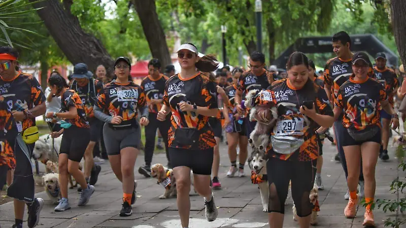 Lomitos protagonizan carrera con causa en apoyo a Huellitas Durango